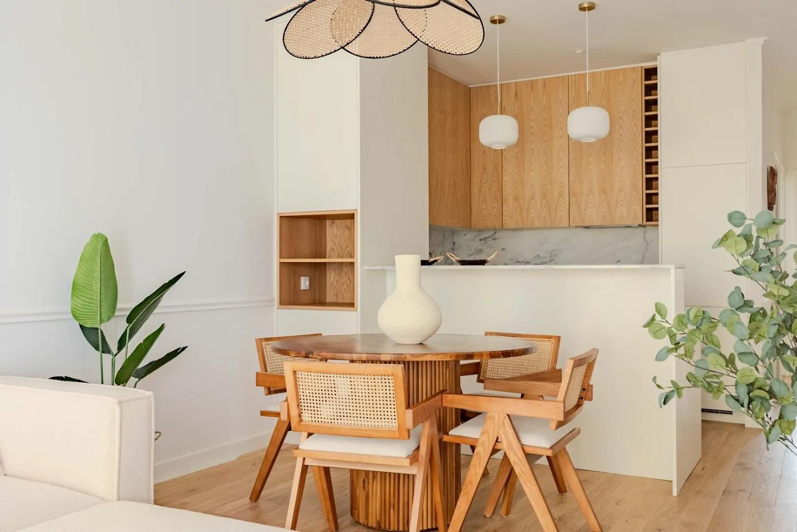 Newly Renovated 2Br Apartment With Ac & Terrace | By Airnest Lizbona