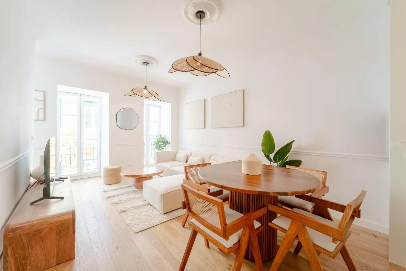 Newly Renovated 2Br Apartment With Ac & Terrace | By Airnest Lizbona Portugalia